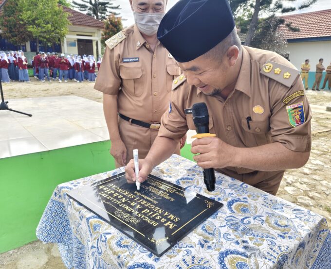 Penandatanganan Dan Peresmian Masjid SMAN 1 Sekincau
